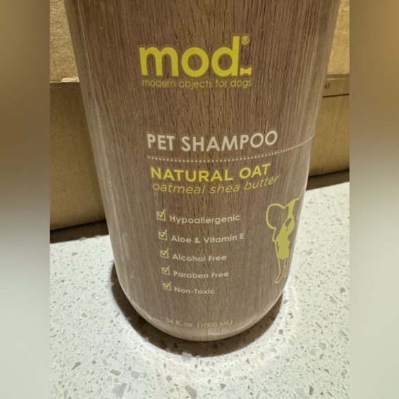 New Unopened Mod Hypoallergenic Dog Pet Shampoo Natural oatmeal shea butter 34oz - Picture 2 of 3